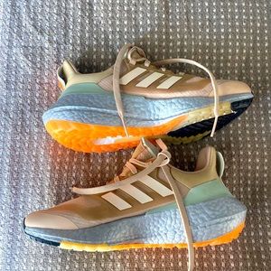Addidas Ultraboost Sneakers